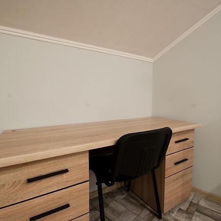 Wonderful Flat On City Center Oezjhorod Buitenkant foto