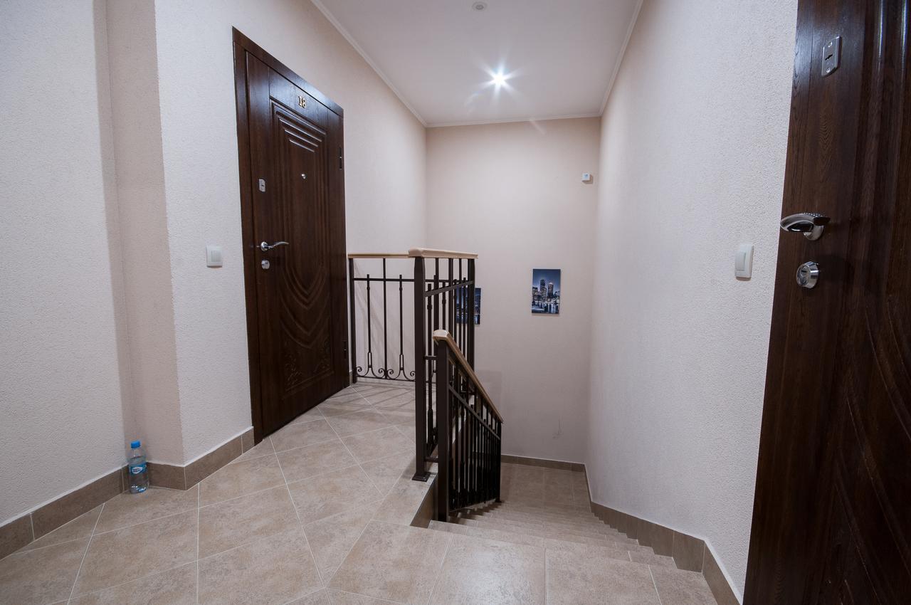Wonderful Flat On City Center Oezjhorod Buitenkant foto
