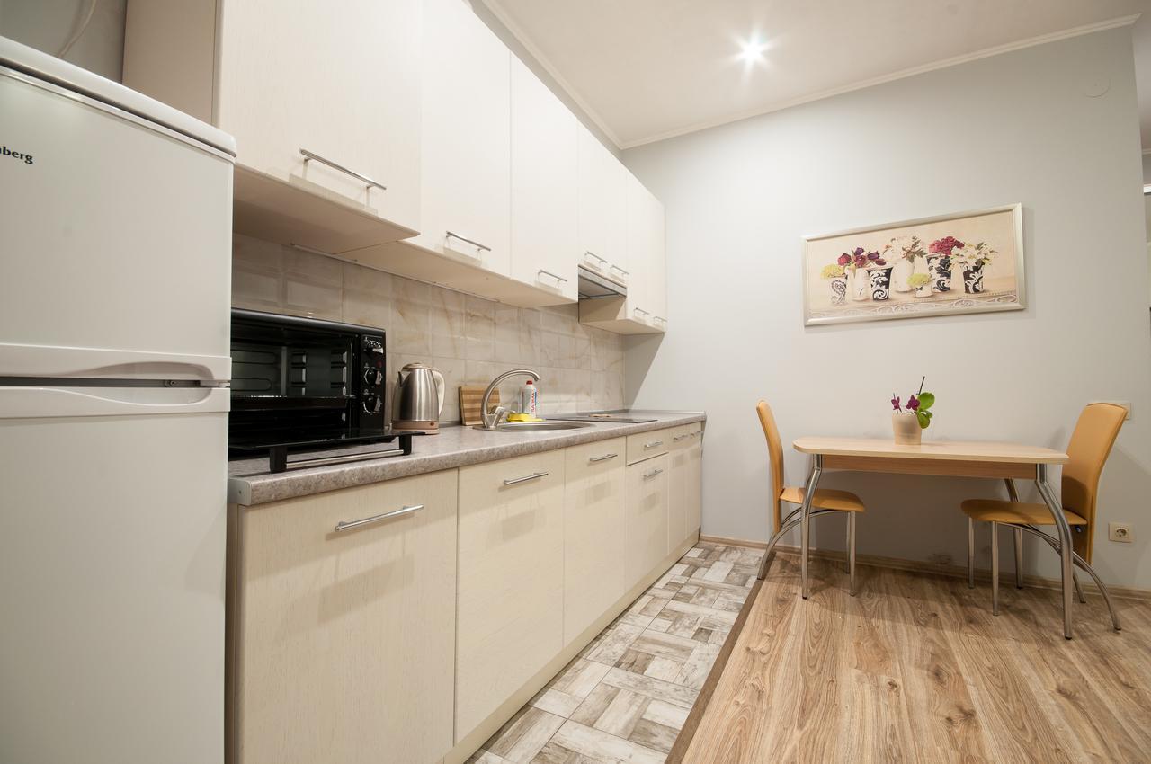 Wonderful Flat On City Center Oezjhorod Buitenkant foto