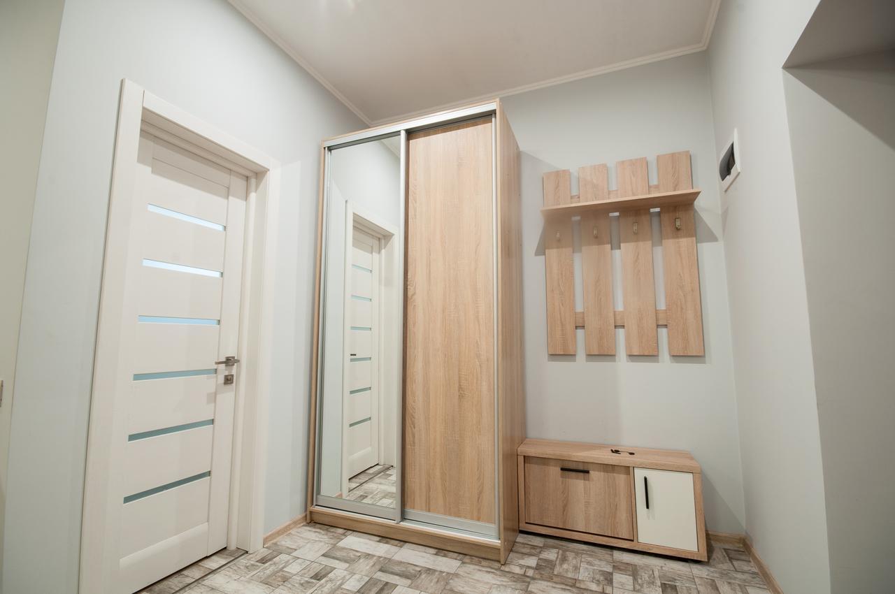 Wonderful Flat On City Center Oezjhorod Buitenkant foto