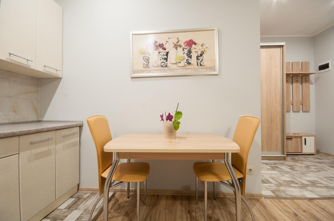 Wonderful Flat On City Center Oezjhorod Buitenkant foto